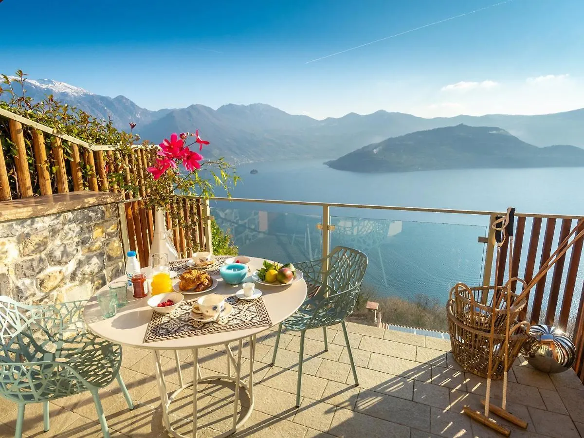 Colosseo With Wonderful Lake View And Swimming Pool Parzanica 0*,  イタリア