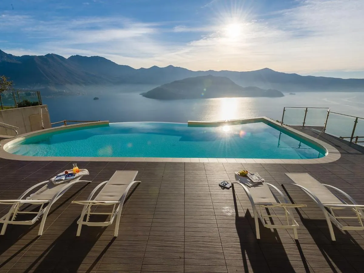 Colosseo With Wonderful Lake View And Swimming Pool Parzanica イタリア