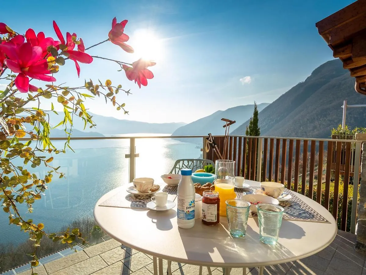Colosseo With Wonderful Lake View And Swimming Pool Parzanica