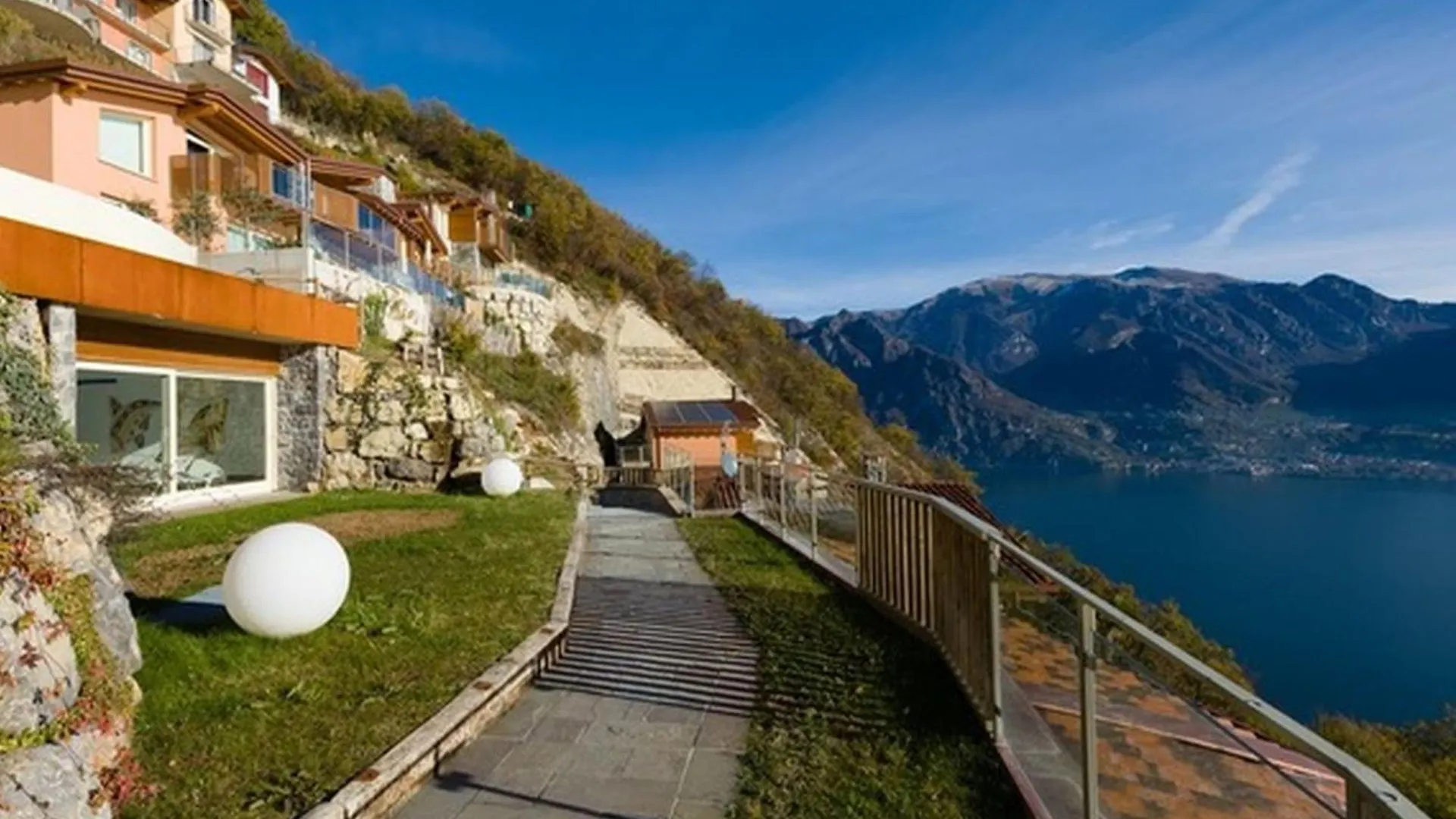 アパート Colosseo With Wonderful Lake View And Swimming Pool Parzanica